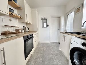 Kitchen- click for photo gallery